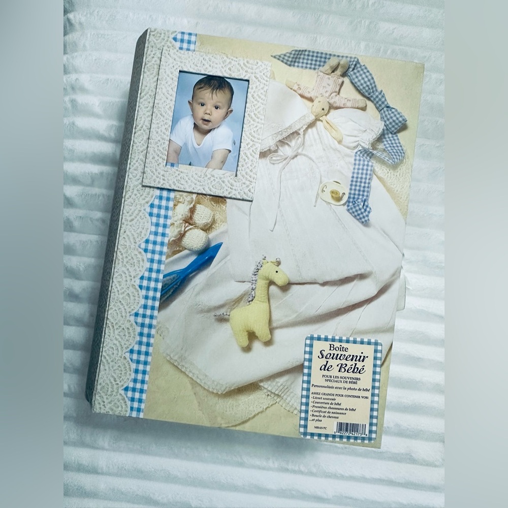 Baby Keepsake Box with Giraffe and Blue Accents